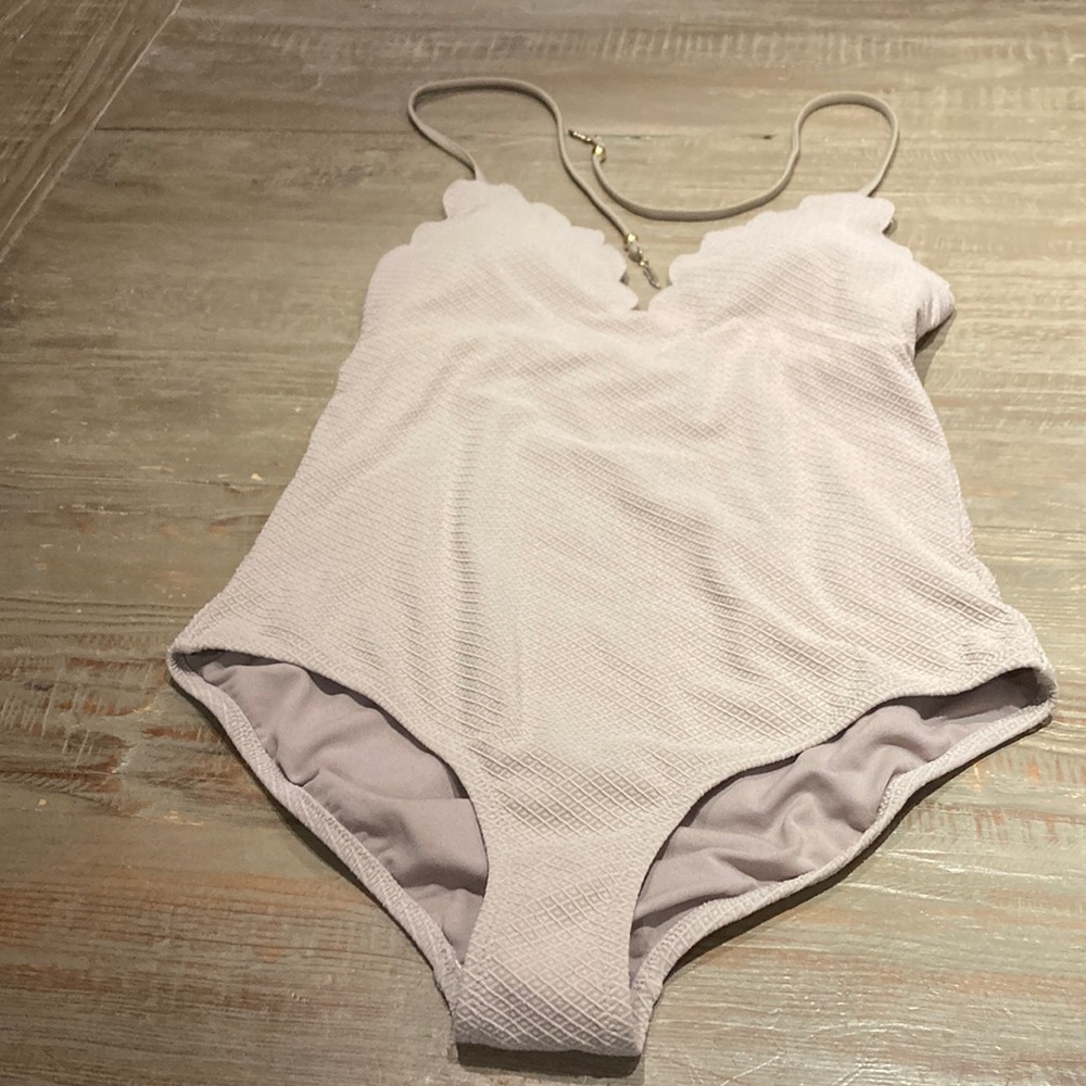 Bathing suit/ one piece